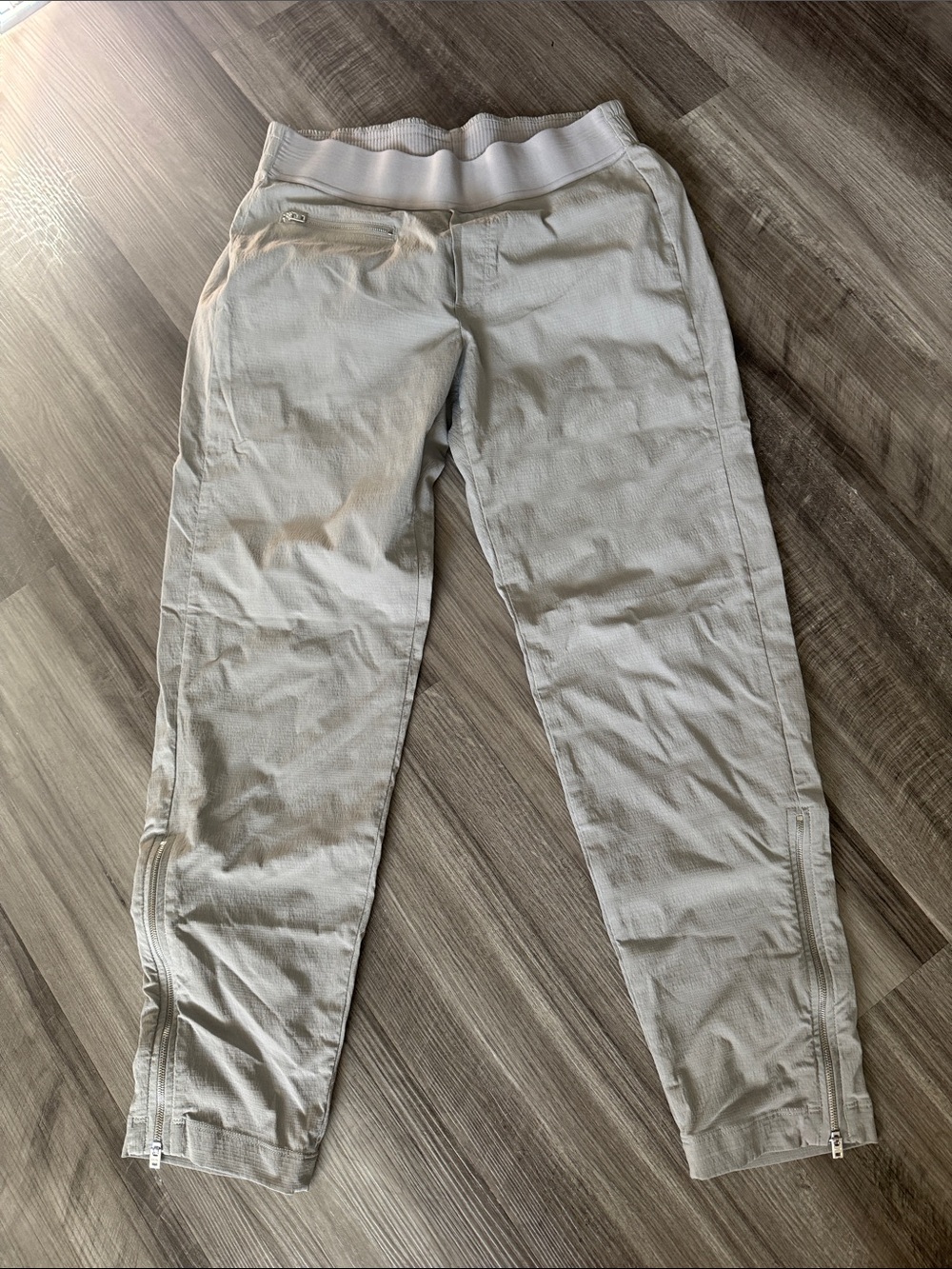 Athleta Trekkie pants 2 women’s elastic hiking outdoor ankle zipper stretch